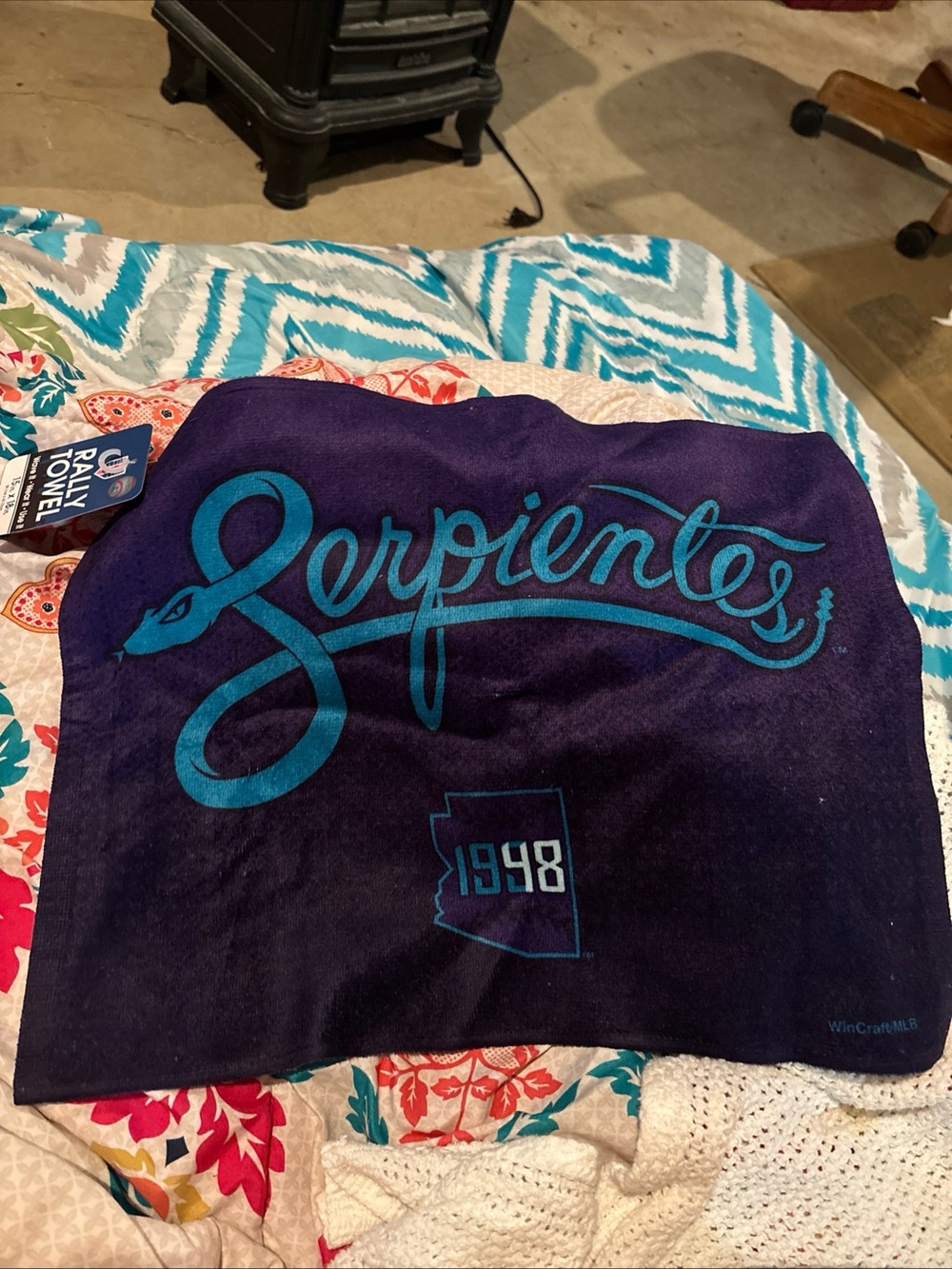 Arizona diamondbacks Serpientes Turquoise Script Rally Towel ships fast